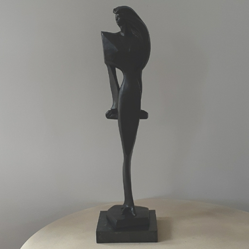 1988 Austin Productions Woman Statue